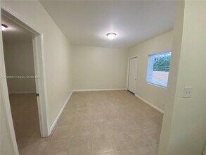 1034 NW 2nd St in Miami, FL - Building Photo - Building Photo