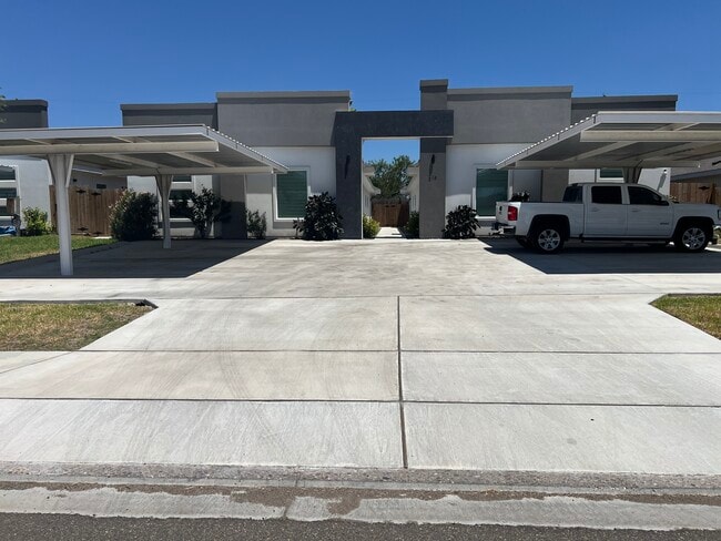 219 W Diamond Ave, Unit 2