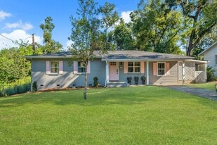 2412 Surrey St in Tallahassee, FL - Building Photo
