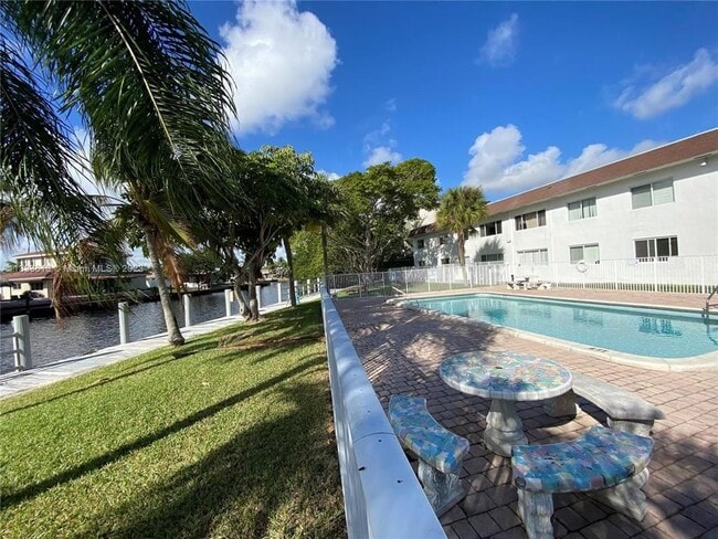 property at 251 SE 6th Ave