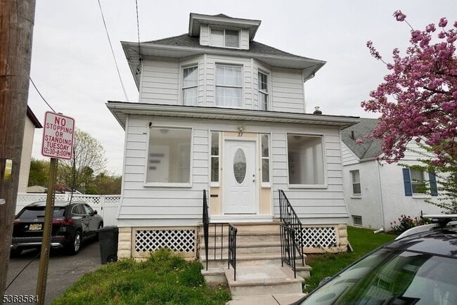 property at 27 Mt Pleasant Ave