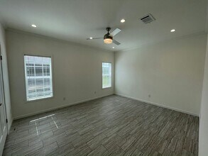 34866 Silver King Dr in Zephyrhills, FL - Building Photo - Building Photo
