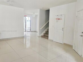 3497 W 92nd Pl in Hialeah, FL - Building Photo - Building Photo