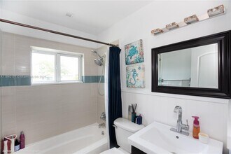5901 NE 4th Ave in Fort Lauderdale, FL - Building Photo - Building Photo
