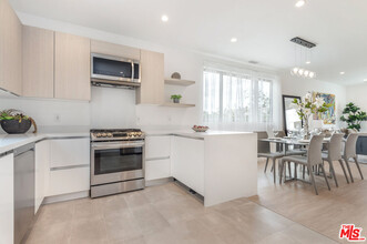 417 N Curson Ave-Unit -417 in Los Angeles, CA - Building Photo - Building Photo