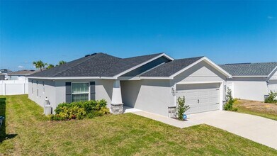 1750 Daystar Dr in Haines City, FL - Foto de edificio - Building Photo