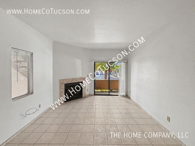 property at 5750 N Camino Esplendora