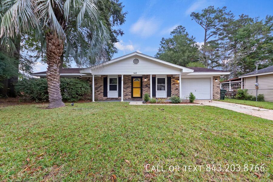 142 Summit Ave in Goose Creek, SC - Building Photo