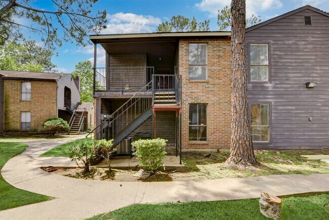 7200 W T C Jester Blvd in Houston, TX - Building Photo - Building Photo