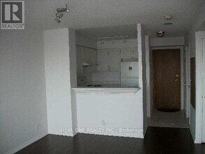 11 Lee Centre Dr in Toronto, ON - Building Photo - Building Photo