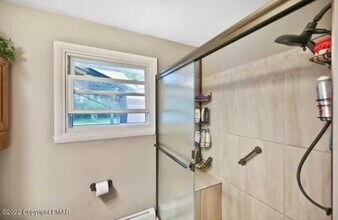 400 Hemlock Dr in Tobyhanna, PA - Building Photo - Building Photo