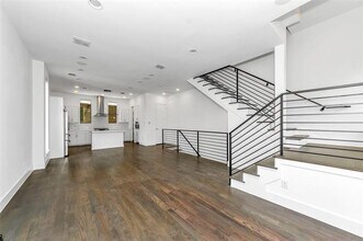 1961 Dowgate Ct in Dallas, TX - Building Photo - Building Photo