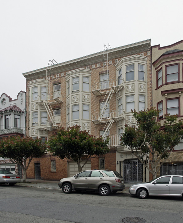 1645 Filbert St in San Francisco, CA - Building Photo