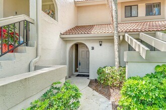 5540 Coach House Cir in Boca Raton, FL - Building Photo - Building Photo