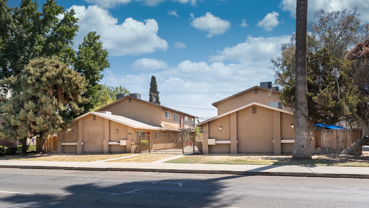 510 N Locust St in Visalia, CA - Building Photo