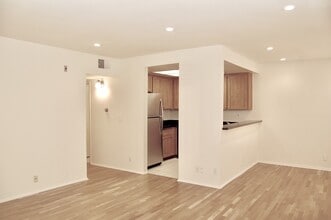 1628 S Bundy Dr in Los Angeles, CA - Building Photo - Building Photo