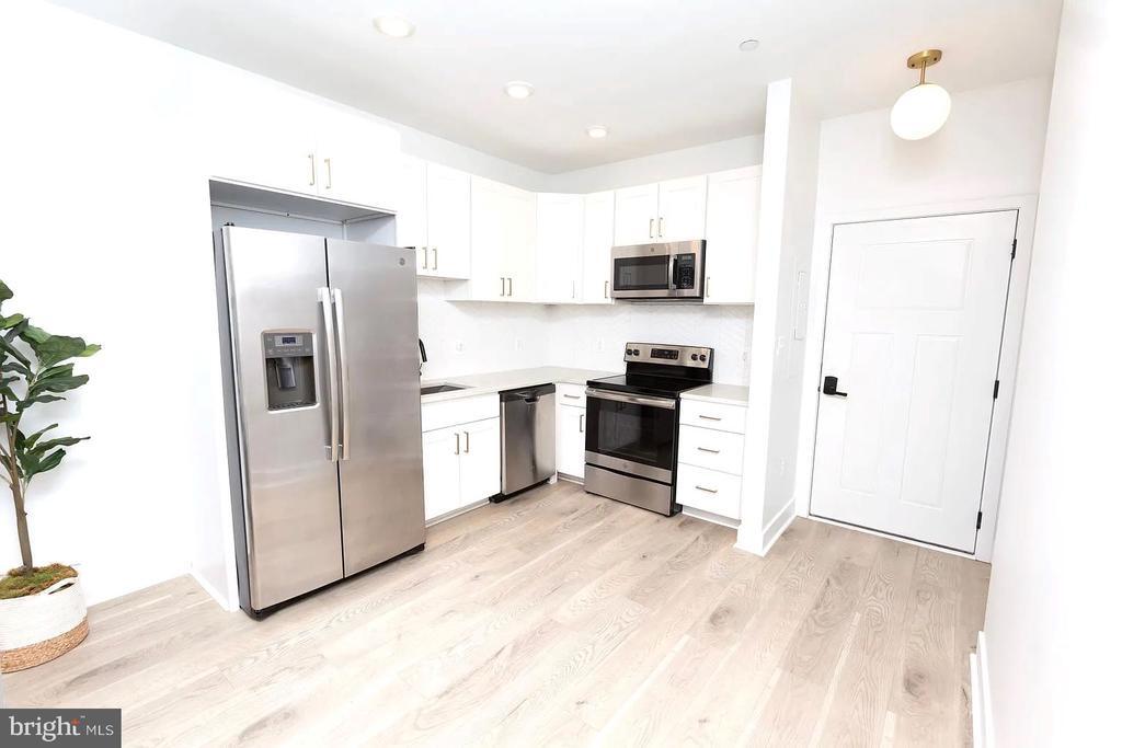 1702 Light St in Baltimore, MD - Building Photo