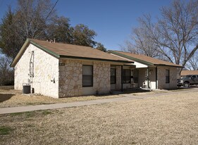 Pecan Creek Apartments in Lampasas, TX - Building Photo