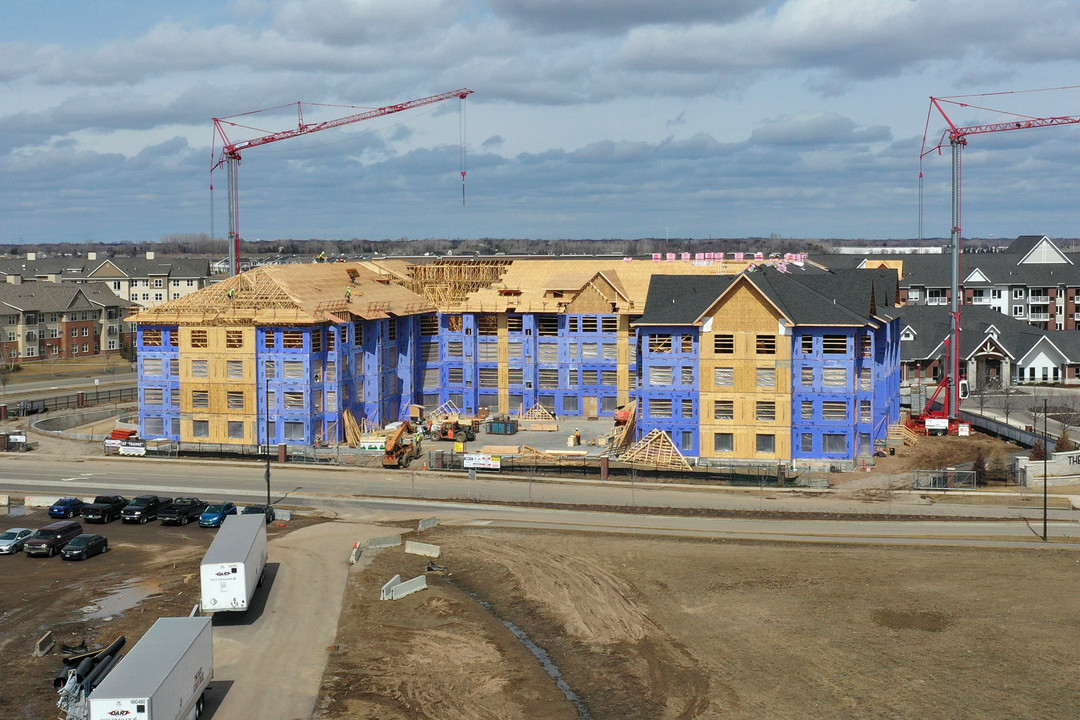 The Reserve at Arbor Lakes Phase II in Maple Grove, MN - Foto de edificio