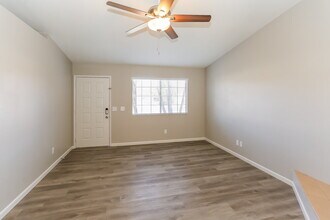 1417 E Irwin Ave in Phoenix, AZ - Foto de edificio - Building Photo