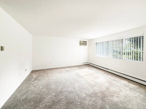 17812 Oak Park Ave in Tinley Park, IL - Building Photo - Building Photo