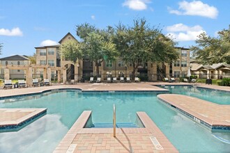 Iron Rock Ranch II in Austin, TX - Foto de edificio - Building Photo