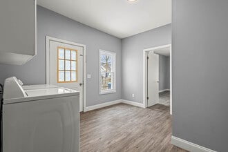 208 S Swan St, Unit Lower in Batavia, NY - Building Photo - Building Photo