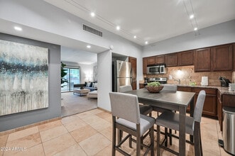 357 E Thomas Rd in Phoenix, AZ - Building Photo - Building Photo