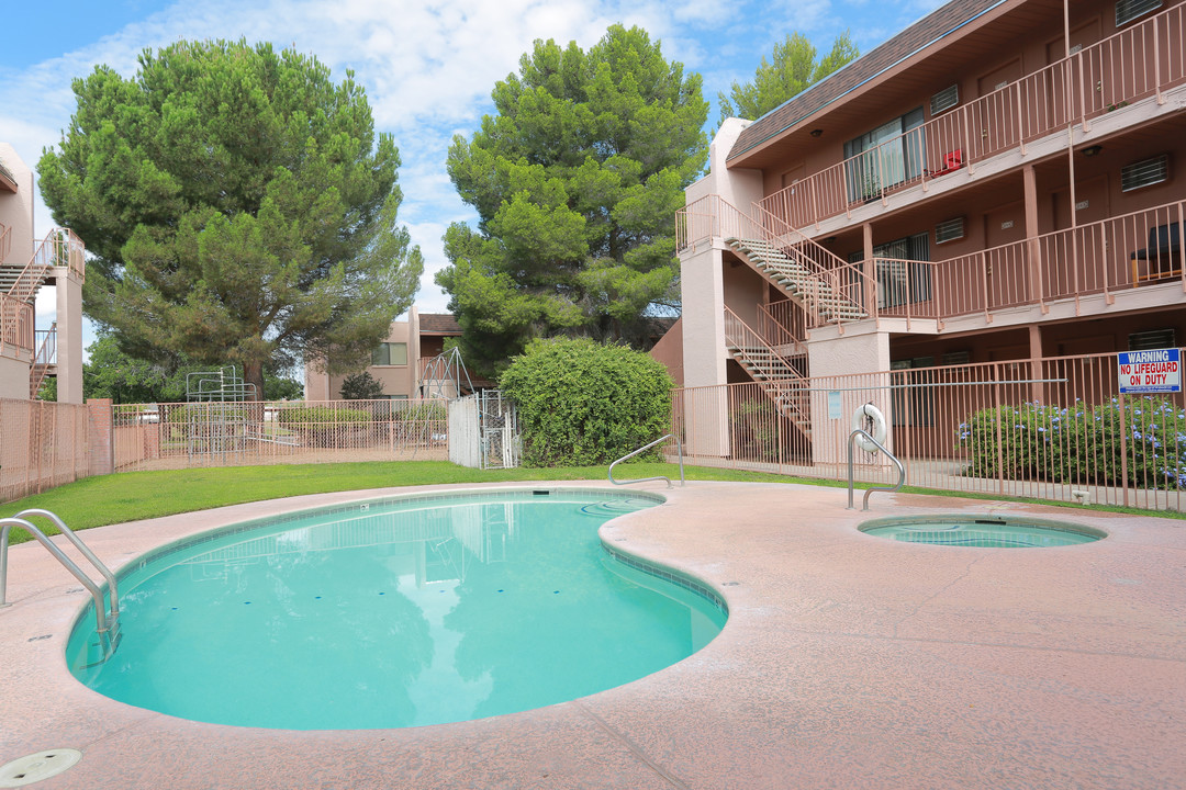 Sterling Pointe Apartments in Sierra Vista, AZ - Building Photo