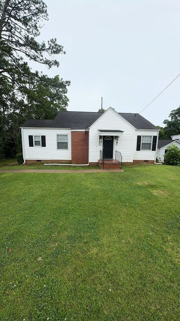 property at 2004 40th St