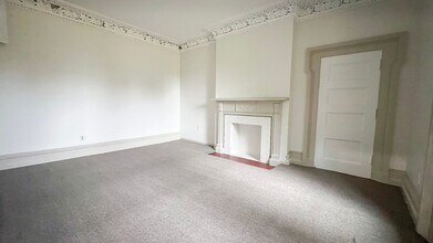 154 Wethersfield Ave / Jess Properties LLC in Hartford, CT - Building Photo - Interior Photo