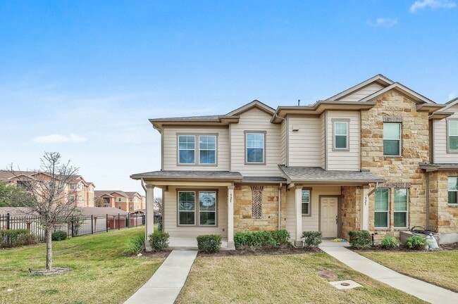 property at 525 N Heatherwilde Blvd
