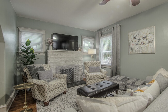 property at 1145 W 41st Terrace