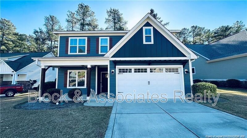 550 Legacy Lakes Way in Aberdeen, NC - Building Photo