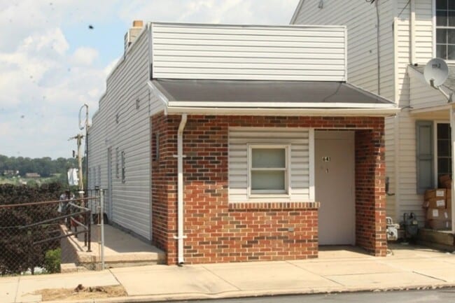 property at 641 W Broadway