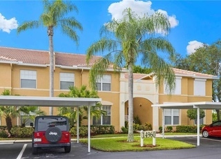14960 Vista View Way, Unit 403 in Ft. Myers, FL - Foto de edificio - Building Photo