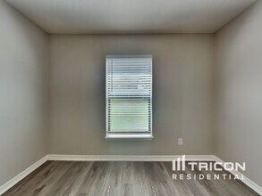 1608 Fitzgerald Dr in Dundee, FL - Building Photo - Building Photo