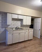 2536 N Richards St, Unit 1st floor in Milwaukee, WI - Building Photo - Building Photo