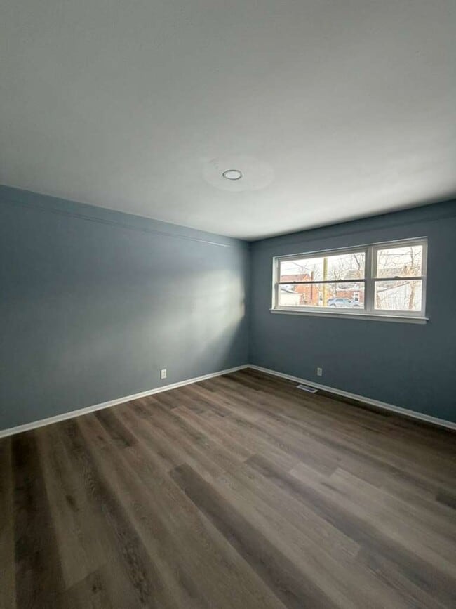 property at 11454 Sanford Ave