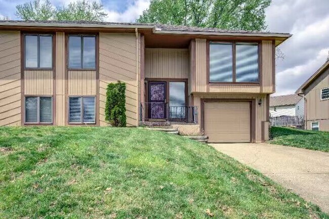 property at 8128 N Stoddard Ave