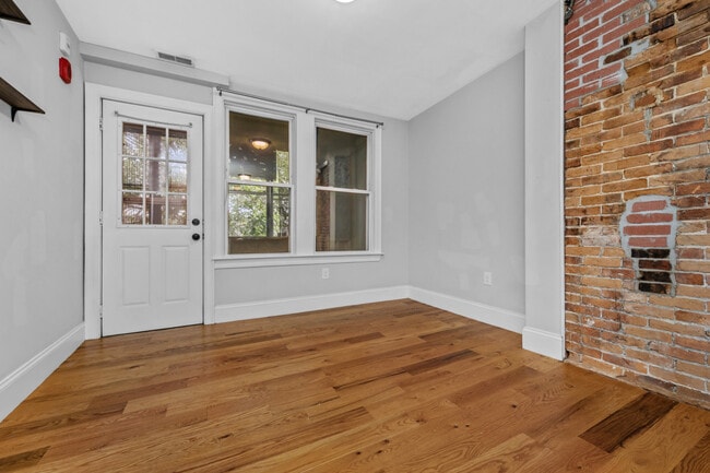 148 Bremen St, Unit 2 in Boston, MA - Building Photo - Building Photo