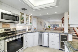 4092 Belair Ln, Unit 15 in Naples, FL - Building Photo - Building Photo