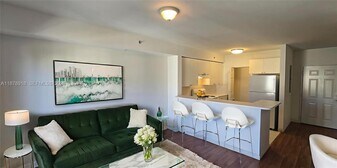 11060 SW 196th St in Cutler Bay, FL - Building Photo