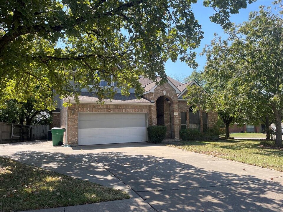 301 Milton Cove in Pflugerville, TX - Building Photo
