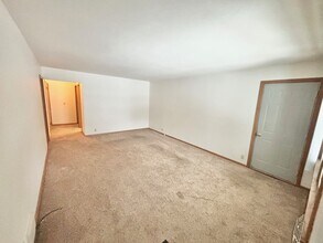 8701 W 35th St in St. Louis Park, MN - Foto de edificio - Building Photo