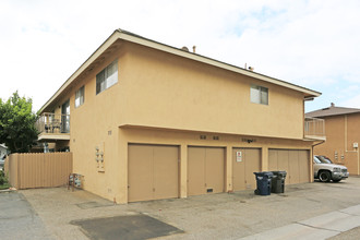 7271 Elk Cir in Huntington Beach, CA - Building Photo - Building Photo