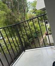 10411 N Kendall Dr in Miami, FL - Building Photo - Building Photo