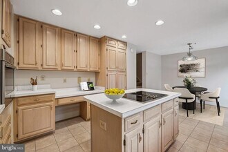 15831 Glacier Ct in North Potomac, MD - Building Photo - Building Photo