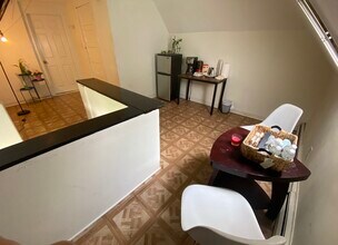 21 Royall St, Unit 3rdFL 1B1B in Medford, MA - Foto de edificio - Building Photo