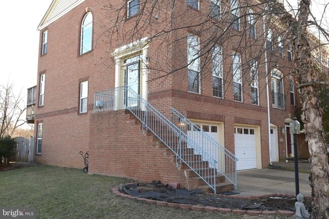 13611 Acorn Hunt Pl in Herndon, VA - Building Photo - Building Photo